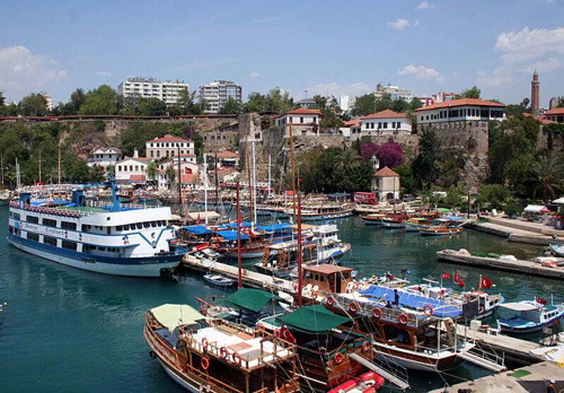 Türkei-Urlaub, hier im Bild Antalya, wird mit Öger Tours im nächsten Jahr deutlich billiger.