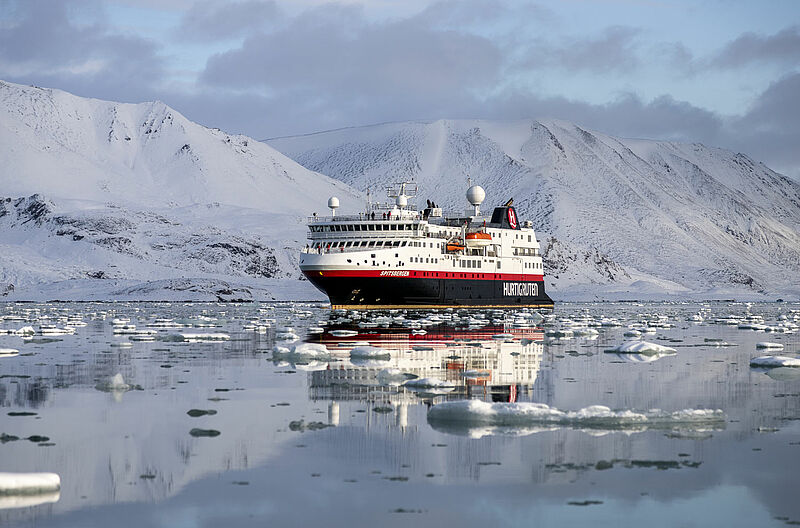 Die MS Spitsbergen kreuzt bald wieder vor Spitzbergen. Foto: Genna Roland/Hurtigruten