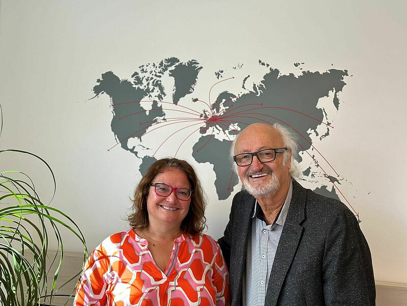 Gerhard Krohmann mit seiner Tochter Sabine, die das Westerwald Reisebüro seit Jahren erfolgreich führt