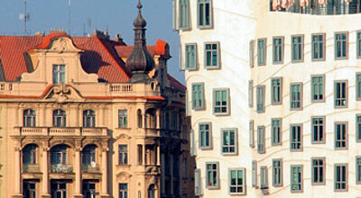 „Tanzende Häuser“: Moderne Architektur im alten Prag.