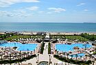 DIT Majestic Beach Hotel heißt dieses Resort direkt am Sonnenstrand