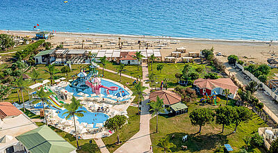 Wasserpark eines Hotels direkt am Meer