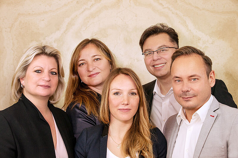Das Team von Select Luxury Travel (von links): Natascha Richter (Marketing & Sales) sowie Ljuba Behre, Susann Radtke und Alexander Chongkolnee (Produkt-Managment) mit Geschäftsführer Dirk Gowin