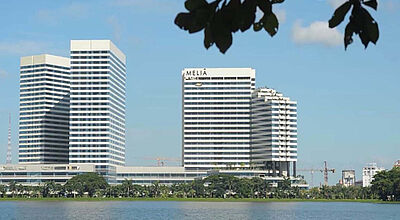 Das Melia Yangon liegt am Ufer des Inyasees