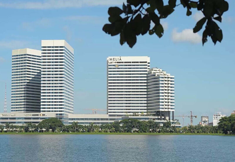 Das Melia Yangon liegt am Ufer des Inyasees