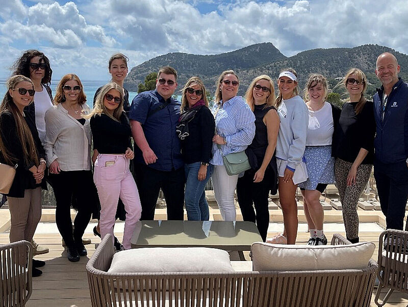 Das Team von Golf Globe beim Workshop auf Mallorca, rechts im Bild Geschäftsführer Mario Schomann. Foto: Golf Globe