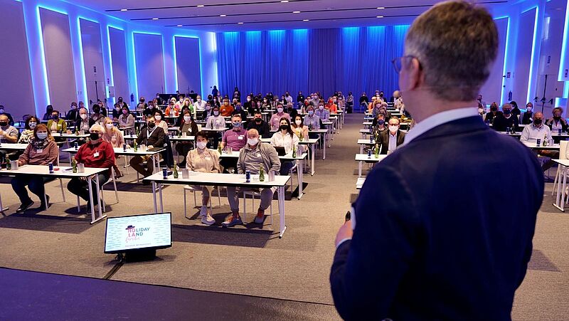 Die Verhandlungen zwischen DER Touristik und dem vorläufigen Cook-Insolvenzverwalter zum Kauf der Holidayland-Büros waren geplatzt, nun hat RTK den Zuschlag. Foto: mg Die Verhandlungen zwischen DER Touristik und dem vorläufigen Cook-Insolvenzverwalter zum Kauf der Holidayland-Büros waren geplatzt, nun hat RTK den Zuschlag. Foto: mg