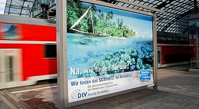 Image-Kampagne 2008: Plakat im Berliner Hauptbahnhof