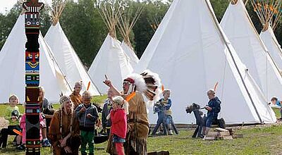 Wie Indianer in Zelten können Urlauber neuerdings im Legoland Billund nächtigen