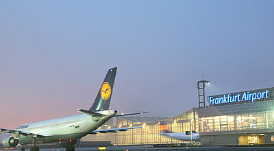 Das Bundesverwaltungsgericht hat entschieden: Das Nachtflugverbot in Frankfurt bleibt bestehen, doch der Ausbau des Flughafens kann weitergehen