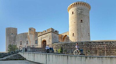 Damit mehr Menschen mit Handicap Sehenswürdigkeiten auf Mallorca besuchen können, im Foto das Castell de Bellver in Palma, hat die Baleareninsel einen Förderplan erstellt