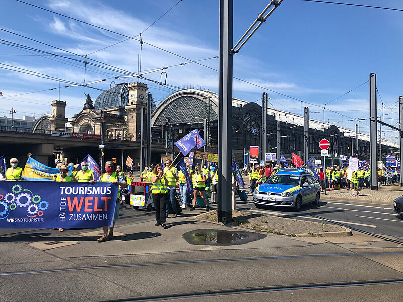 Mehr als 250 Touristiker nahmen an der Demo in Dresden teil. Foto: privat