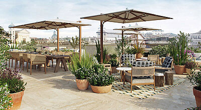 Ab Herbst können Reisende auf dieser Terrasse des Six Senses Rome sitzen. Foto: Six Senses