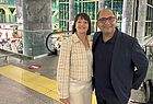 Schmetterling-Chefin Anya Müller-Eckert mit Önder Sancarbarlaz vom Reisebüro Sancarbarlaz in Osnabrück