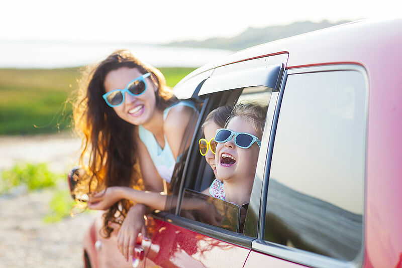 Eine Umfrage zeigt, dass Kunden derzeit lieber mit dem Auto in den Urlaub fahren als mit öffentlichen Verkehrsmitteln