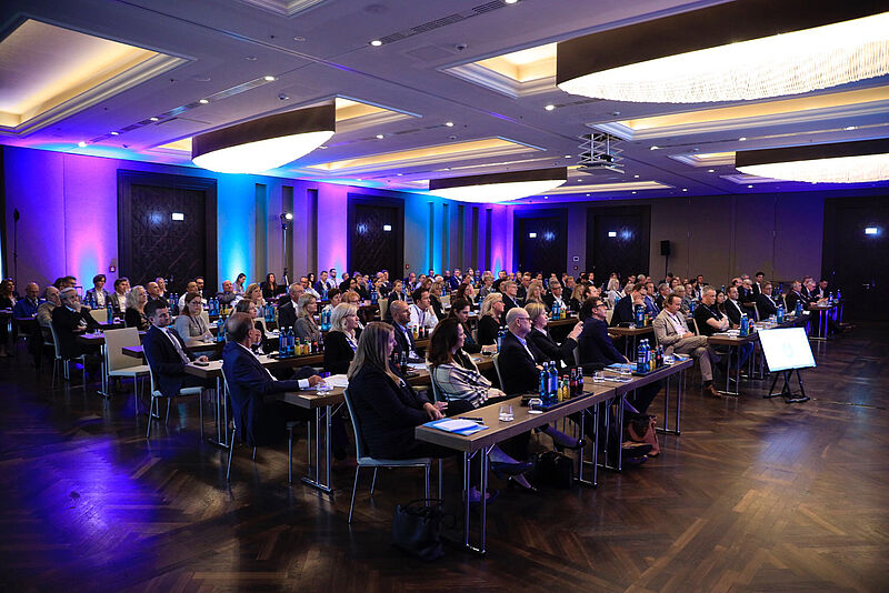 An der Franchise-Tagung in Frankfurt nahmen mehr als 100 Reisebüro-Inhaber teil