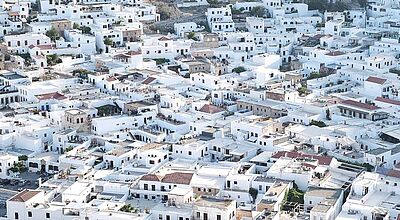 Unter anderem ist Rhodos neu im Olimar-Programm - hier die weiße Stadt Lindos