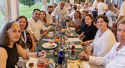 Gute Stimmung bei „Emotions of Türkiye“ – Vertriebsleiter Ender Karadag (Mitte) ist sichtlich zufrieden. Foto: Ferien Touristik/Coral Travel Gute Stimmung bei „Emotions of Türkiye“ – Vertriebsleiter Ender Karadag (Mitte) ist sichtlich zufrieden. Foto: Ferien Touristik/Coral Travel (Mitte) ist sichtlich zufrieden. Foto: Ferien Touristik/Coral Travel