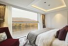 In der Seahorse Suite kann man vom Bett direkt auf den Fluss schauen. Foto: Per Karehed/Riverside Luxury Cruises