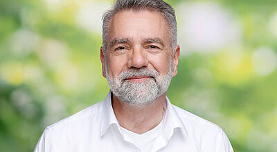 Carsten Okkens entwickelt mit der Geschäftsführung von Lernidee die Produkte von Schnieder Reisen weiter. Foto: Lernidee/PicturePeople