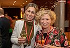Tanja Kaun (links) vom Sonnenklar Reisebüro Ingolstadt mit TVG-Chefin Birgit Aust