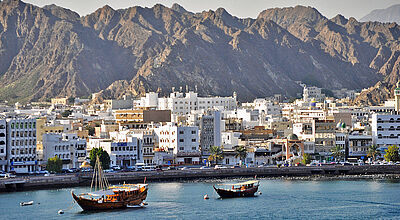 In Oman – im Bild die Hauptstadt Muscat – sind bereits alle Hotels buchbar