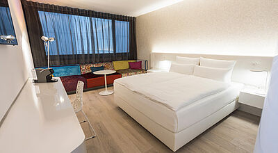 Fast ganz in Weiß: Zimmer im Jaz Stuttgart