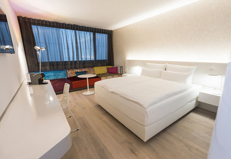 Fast ganz in Weiß: Zimmer im Jaz Stuttgart