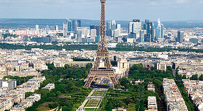Blick vom Tour Montparnasse aus 210 Metern Höhe auf den Eiffelturm