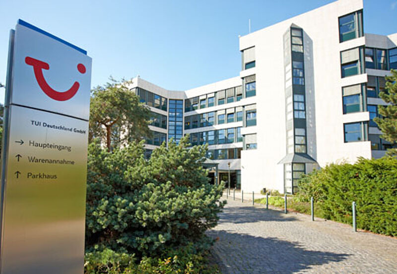 Bei TUI Deutschland - hier die Zentrale in Hannover - werden 400 Stellen abgebaut. Weitere 150 Stellen werden in der Vertriebs- und Service GmbH gestrichen
