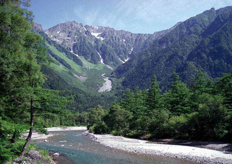 Die Landschaft der japanischen Alpen bei Kamikochi mutet vertraut an.