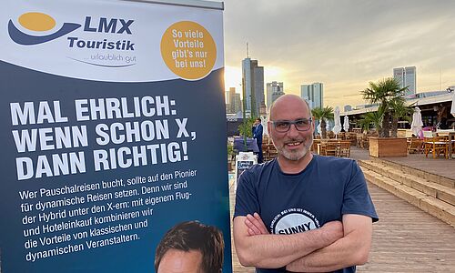 Gastgeber auf der Dachterrasse des Konstabler Parkhauses: LMX-Vertriebschef Mario Krug