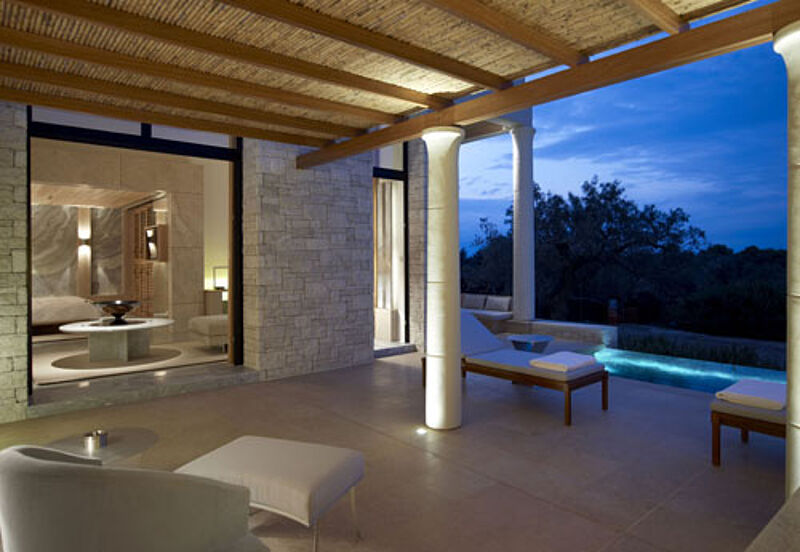 Aman ist in Europa bislang mit dem Aman Sveti Stefan und dem Amanruya an der türkischen Ägäis bei Bodrum präsent