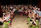 Für den Eröffnungsabend im Royal Pita Maha in Ubud warfen sich die Teilnehmer des DER Touristik Campus Live in Schale und trugen einen landestypischen Sarong