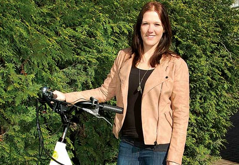 Ist selbst auch gerne per Rad unterwegs: Kundenbetreuerin Isabell Hattendorf