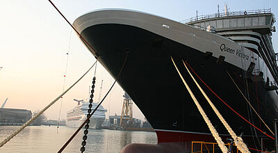 Steuert im neuen Programm Ziele in Europa, Mittelamerika und den USA an: die Queen Victoria von Cunard.