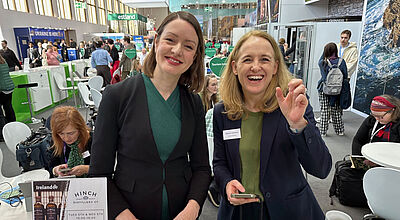 Irland-Werberinnen Alice Mansergh (links) und Nadine Lehmann auf der ITB. Foto: mg