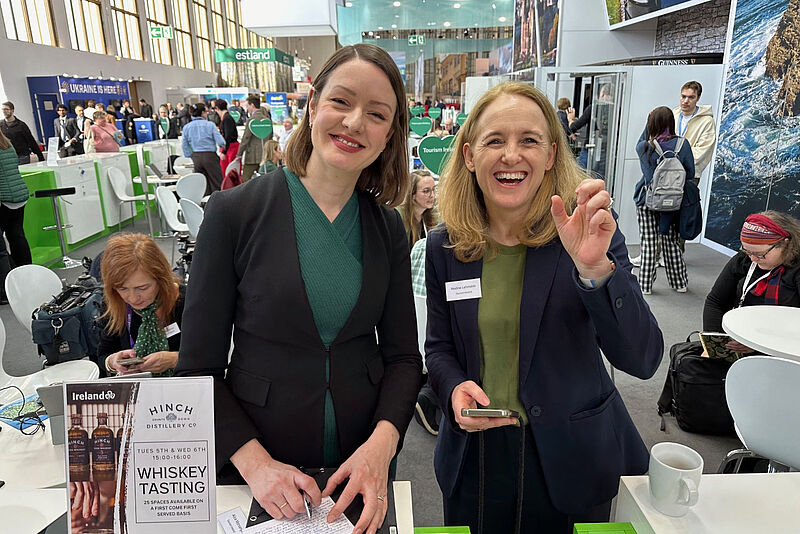 Irland-Werberinnen Alice Mansergh (links) und Nadine Lehmann auf der ITB. Foto: mg