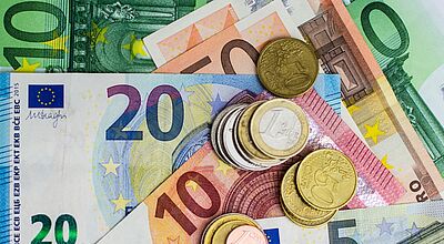 Wann fließt das Geld – und welches Modell gilt? Antworten gibt eine Übersicht von touristik aktuell