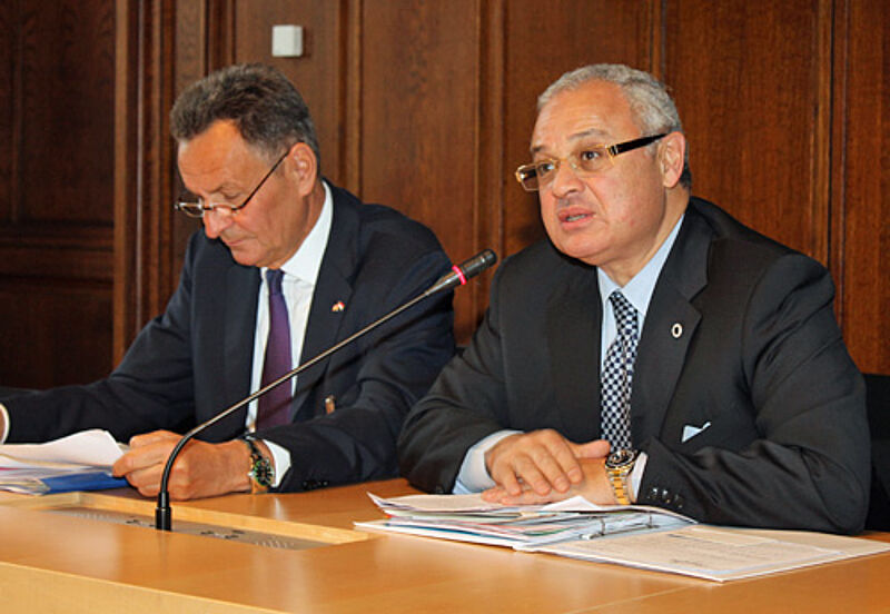 Ägyptens Tourismusminister Hisham Zaazou (rechts) mit TUI-Chef Michael Frenzel