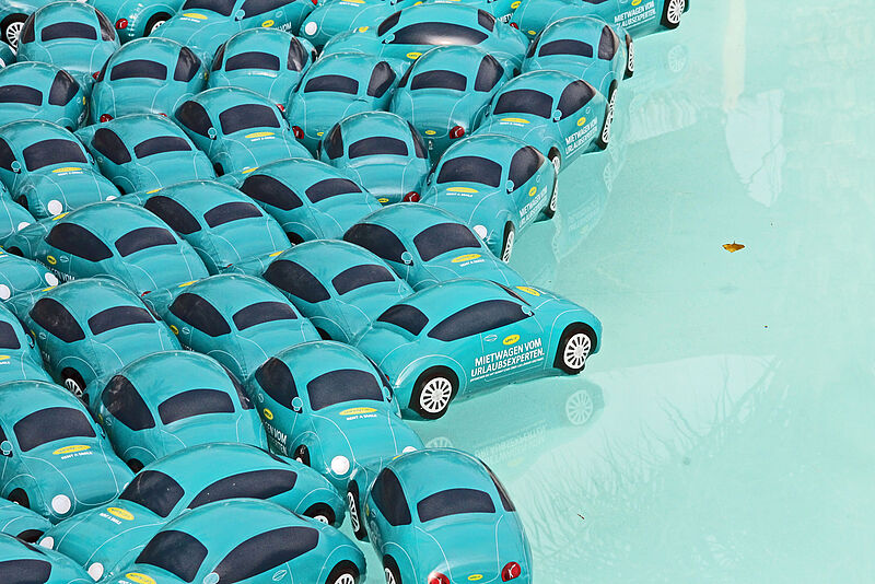 Eine neue Broschüre von Sunny Cars fasst wichtige Infos rund ums Thema Mietwagen zusammen
