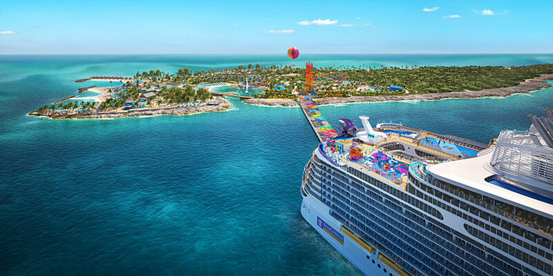 Die Utopia of the Seas wird in ihrem Premiersommer 2024 auch Kurztrips zur Privatinsel Coco Cay auf den Bahamas unternehmen
