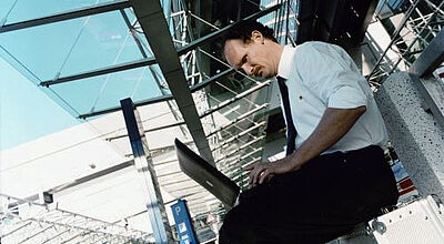 Jedes zweite Unternehmen in Deutschland will in diesem Jahr nicht an den Reisekosten sparen.