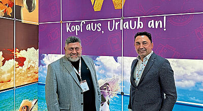 We-Flytour-Gründer Aydin Ata (rechts) mit seinem Touristikchef Murat Isiklar auf der diesjährigen ITB