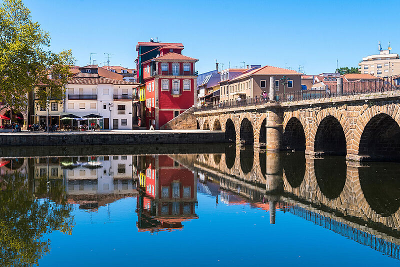 Roadtrip Portugal: Im Kurort Chaves im Norden des Landes beginnt die 740 Kilometer lange Estrada Nacional 2