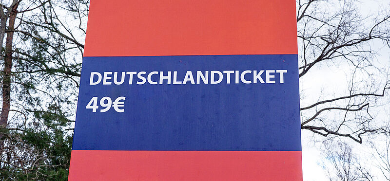Das „Deutschland-Ticket“ ist auch in Reisebüros mit DB-Lizenz erhältlich