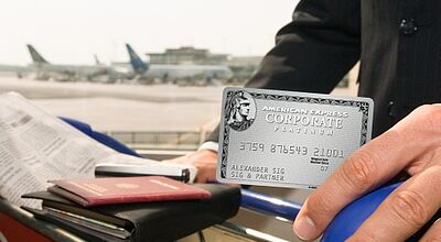 Reisen von 1-2-Fly können vom 1. November an mit Kreditkarte bezahlt werden. Reisebüros müssen keine Disagio-Gebühr übernehmen