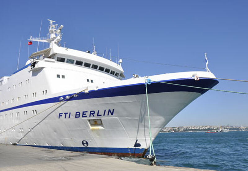 Die FTI Berlin kreuzt auch im nächsten Winter im Roten Meer, neu ist das Rahmenprogramm