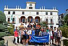 Ein Teil der Preview-Teilnehmer vor dem Rathaus in Priego de Cordoba, vorn im blauen Gebeco-Shirt Marketing-Chef Jens Hulvershorn