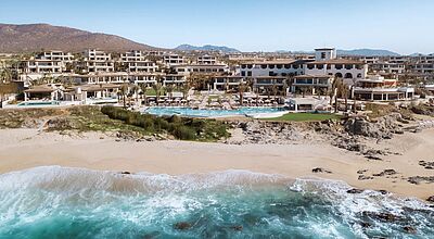 Das Four Seasons Cabo San Lucas at Cabo del Sol liegt an einem vier Kilometer langen Badestrand. Foto: Four Seasons